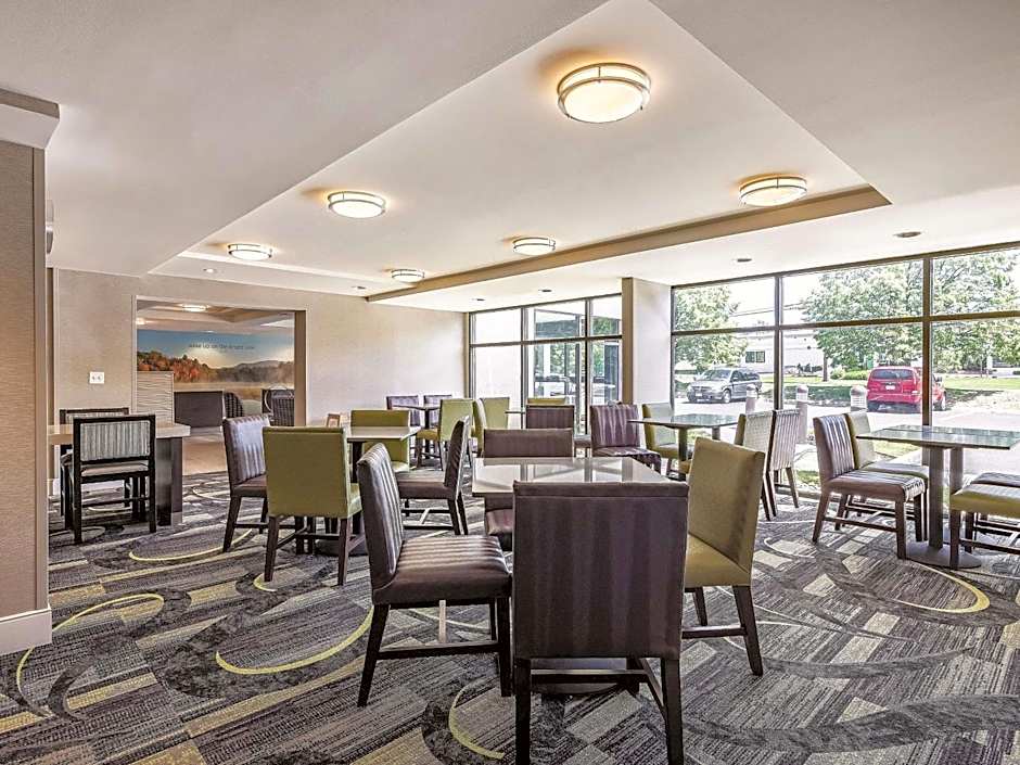 La Quinta Inn & Suites by Wyndham Salem
