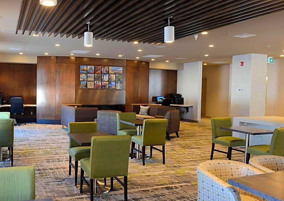 Radisson Kingswood Hotel & Suites, Fredericton, NB 