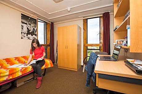 Single Room with Shared Shower and Toilet