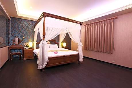 King Room with Mountain View