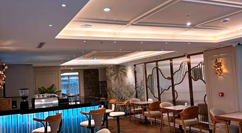 Grand Hilarium Hotel