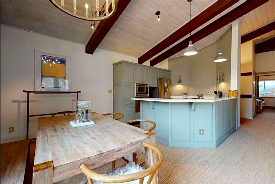 Enclave 309, Snowmass Ski-In/Ski-Out Condo w/Shared Pool/Hot Tub/Private Washer/Dryer/Gym/WiFi