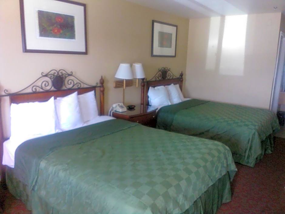 Days Inn by Wyndham Kingman East