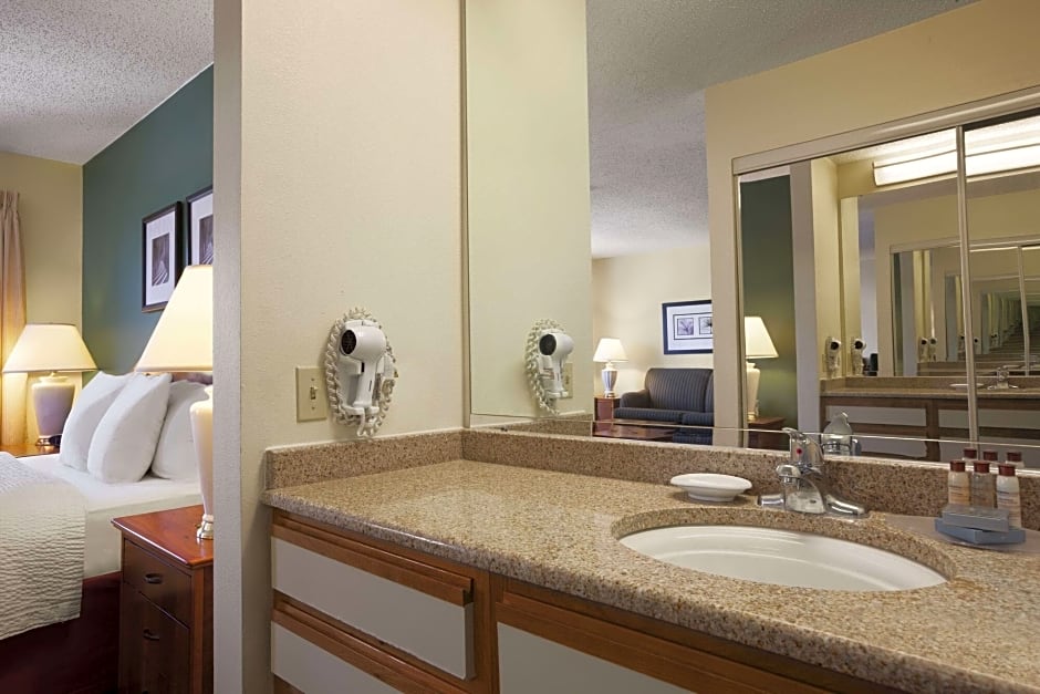 Hawthorn Suites by Wyndham Philadelphia Airport