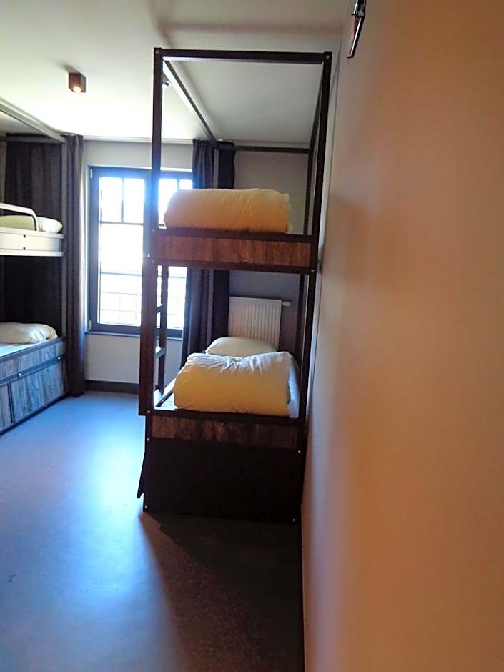 Brxxl 5 City Centre Hostel