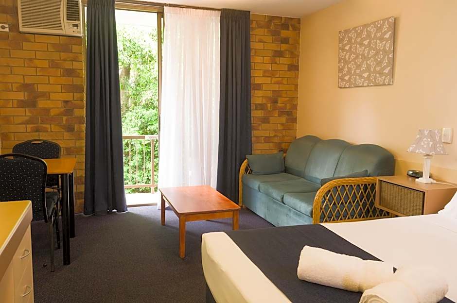 AAA Lancaster Court Motel