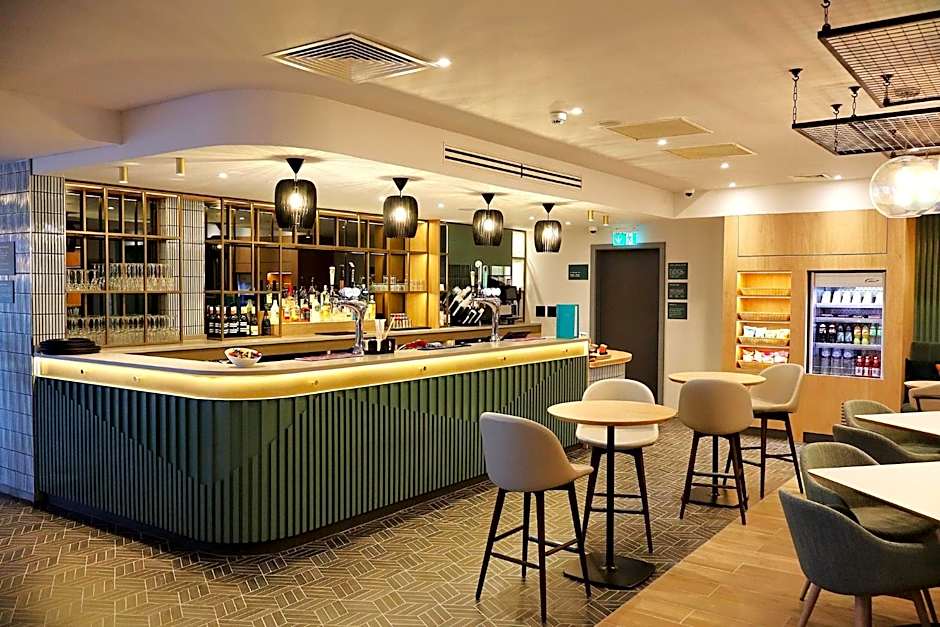 Holiday Inn London Luton North by IHG