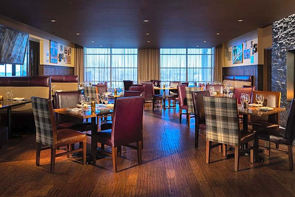 The Baronette Renaissance by Marriott Detroit-Novi Hotel