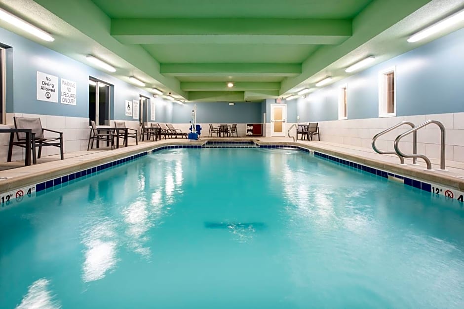 Holiday Inn Express & Suites Manhattan By IHG