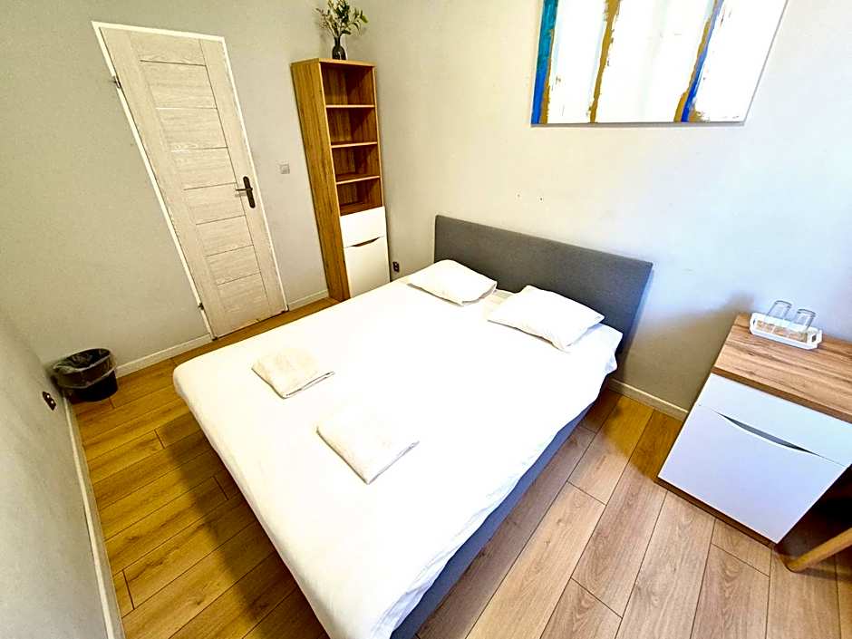 PINI HOSTEL - Przytulne pokoje w centrum Krakowa