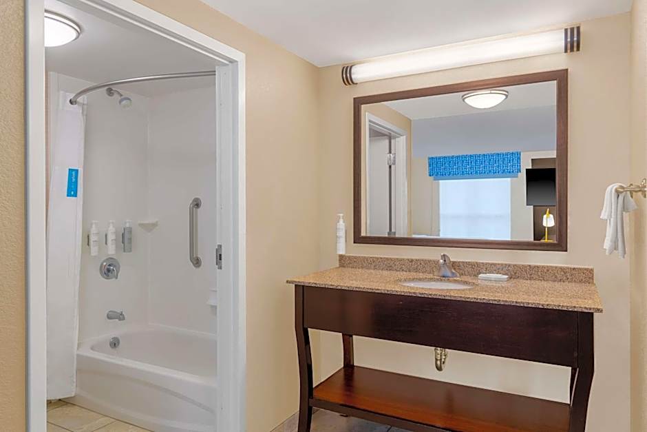 Hampton Inn By Hilton & Suites Madison Downtown