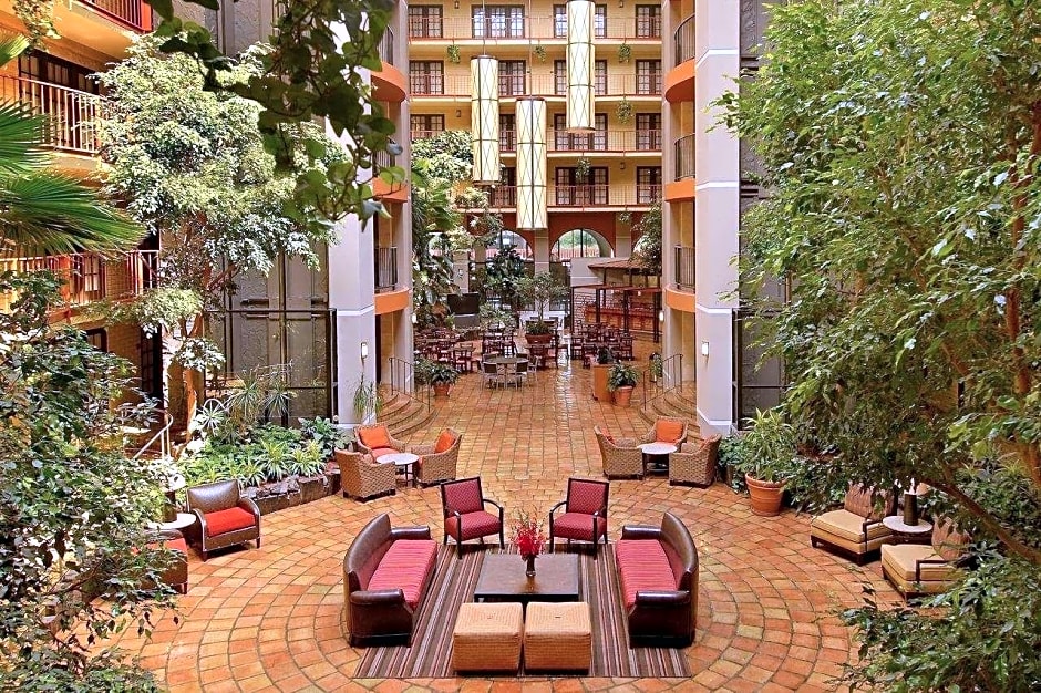 Aksarben Suites