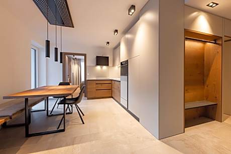 Apartment with Mountain View