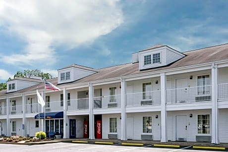 Baymont by Wyndham Albany at Albany Mall