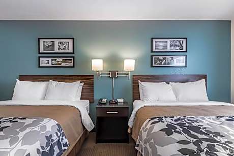 Queen Room with Two Queen Beds - Non-Smoking