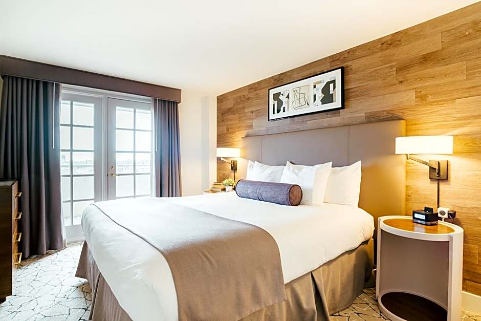 Photo 1 of 6 of Executive 1 King Bed Suite