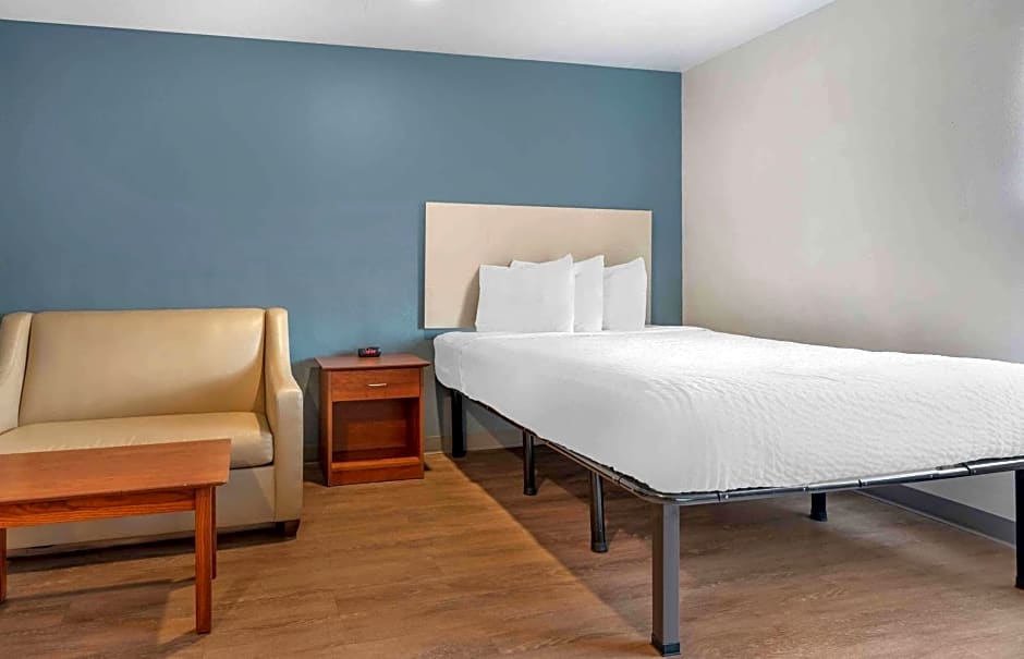 Extended Stay America Select Suites - Indianapolis - West