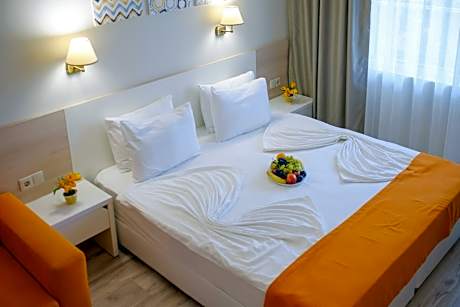 Superior Double or Twin Room with Terrace