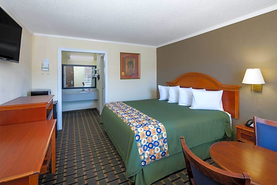 Travelodge by Wyndham Orangeburg