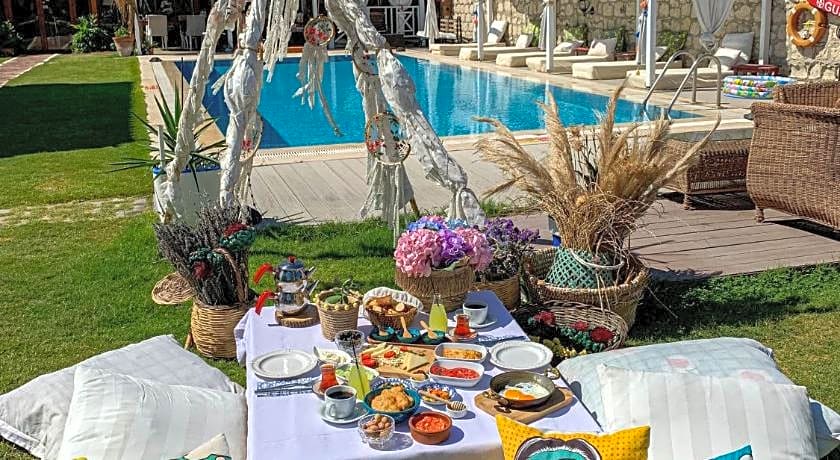 Kemerlihan Deluxe Hotel
