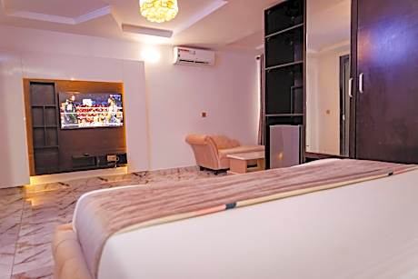 247 Luxury Hotel