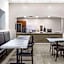 Days Inn & Suites by Wyndham Niagara Falls/Buffalo