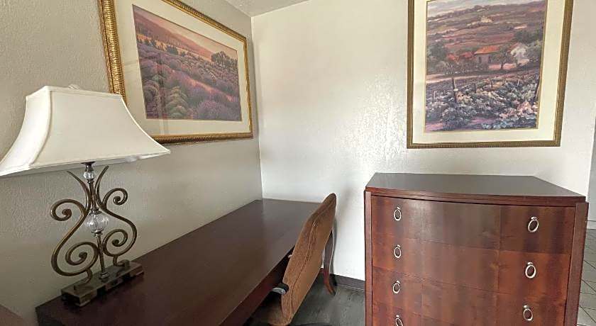 Travelodge by Wyndham Farmington Hwy 64