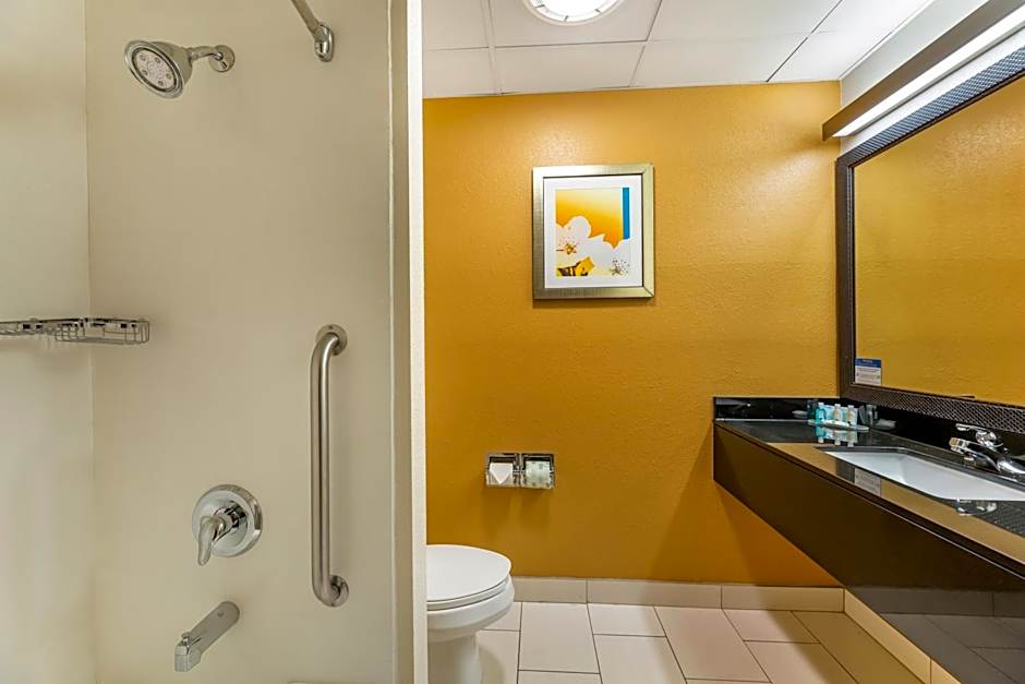 Quality Inn & Suites Sandusky