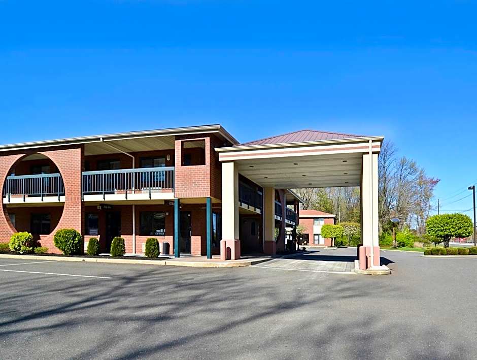 MHO Inn & Suites
