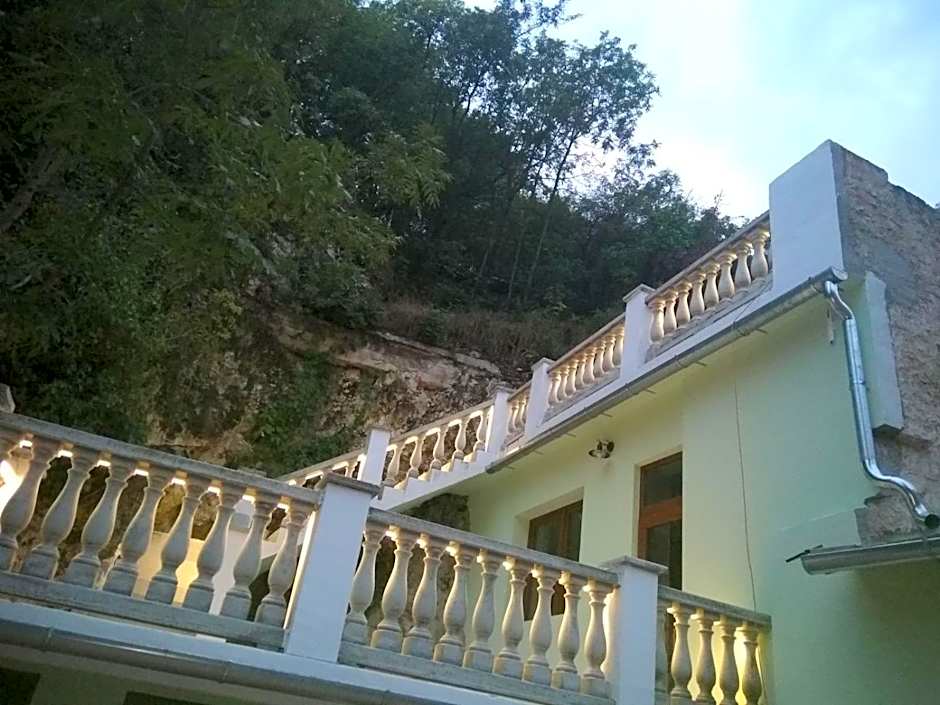 sziklavendeghaz