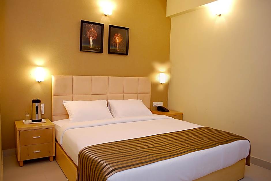 Sandalwood Hotel & Suites