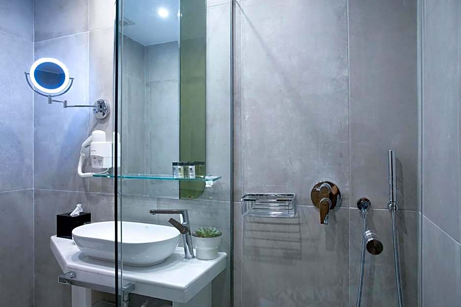 Wyndham Athens Residence