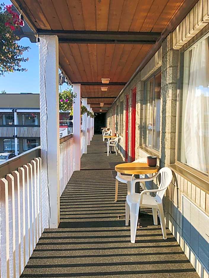 Thunderbird Motor Inn