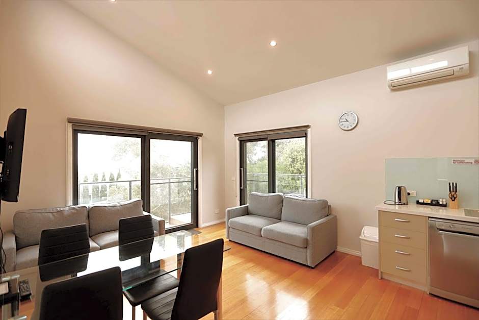 Apollo Bay Seal Apartments