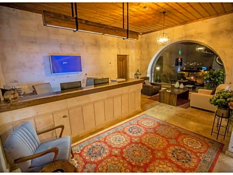 Nino Cave Suites