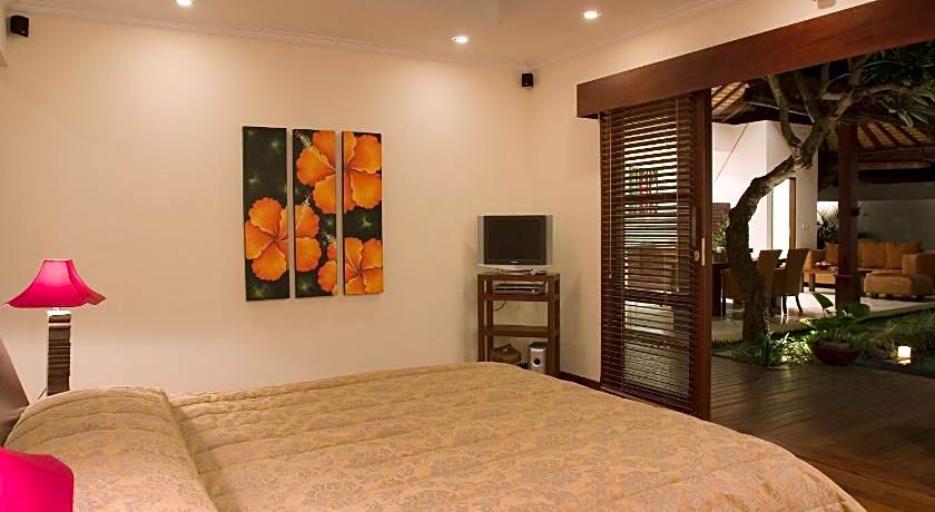 Ellora Villas
