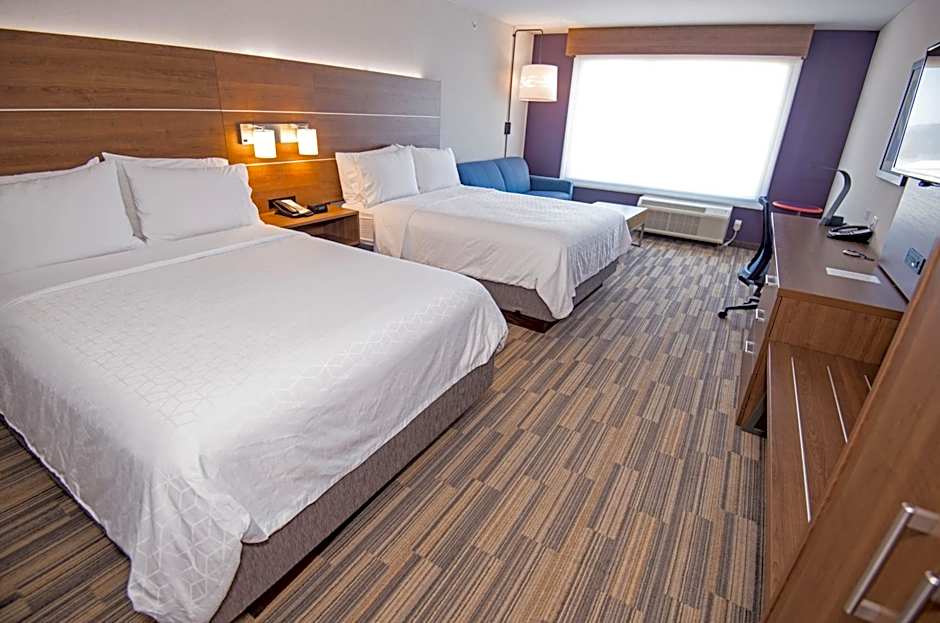 Photo 1 of 4 of 2 Queen Beds with Sofabed Suite