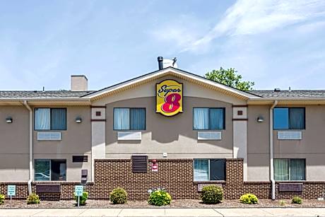 Super 8 by Wyndham Hampton