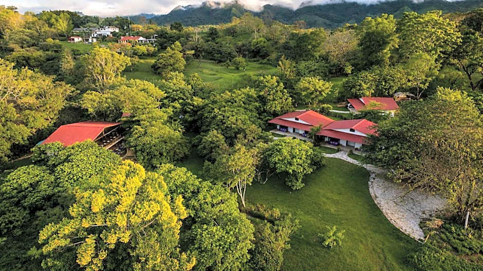 Los Susurros. Casa