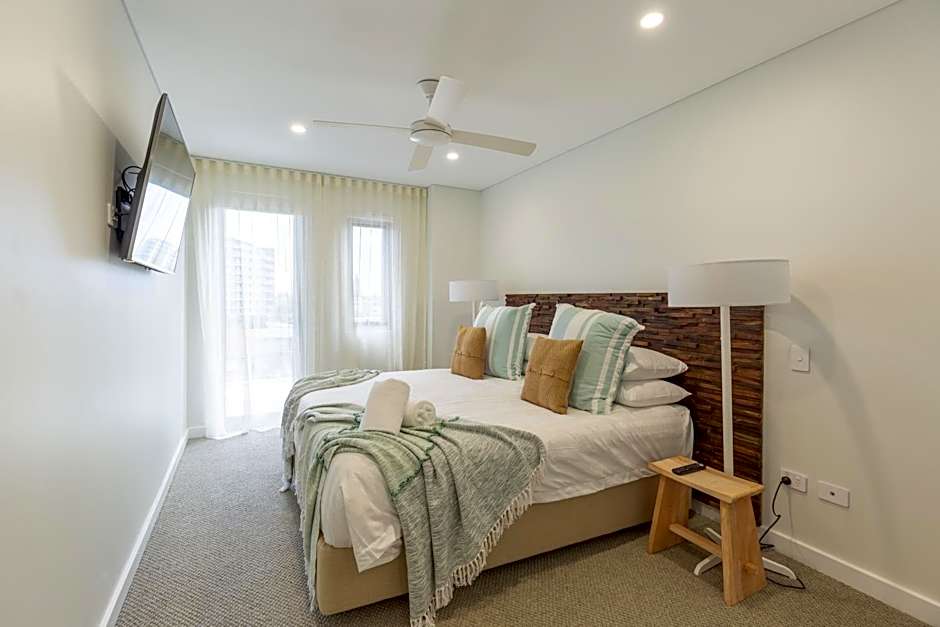 Astina Suites, Forster