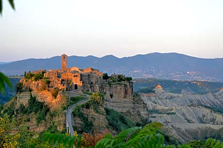 Corte della Maestà Antica Residenza