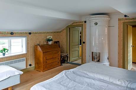 Triple Room with Shared Bathroom