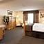 Petawawa River Inn & Suites