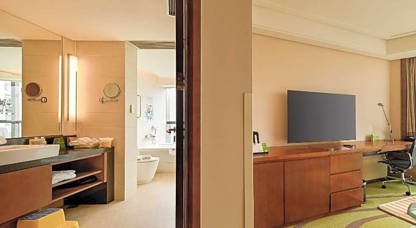 Holiday Inn Qingdao City Center By IHG