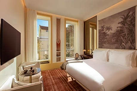 Capelo Guest room with 1 King, Courtyard view