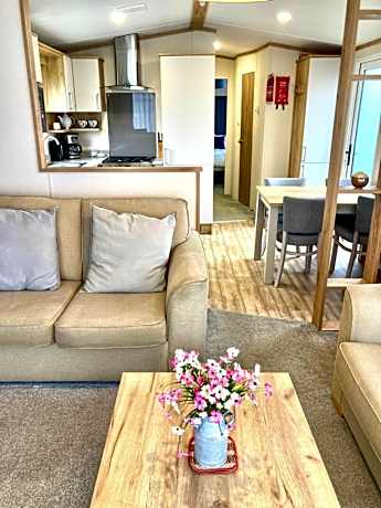102, Duckpool Lodge