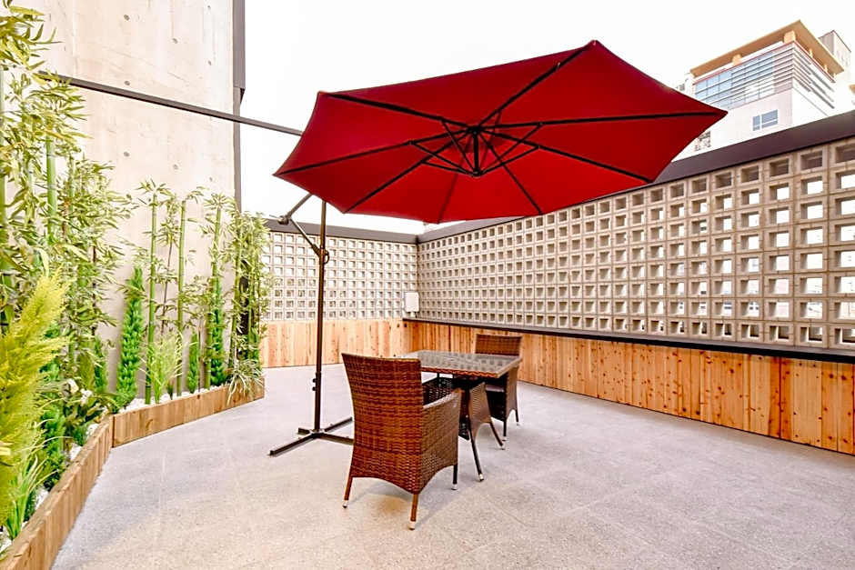 Blanc Business Hotel