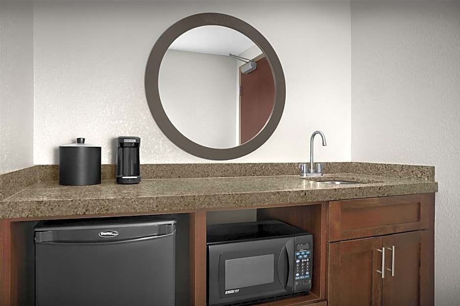 Hampton Inn & Suites Ocean City Bayfront-Convention Center