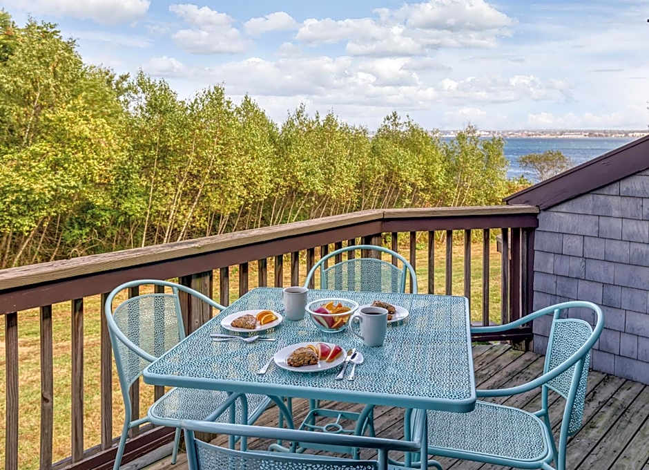 Wyndham Newport Overlook