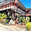 Shin Sane Guesthouse & Bungalow